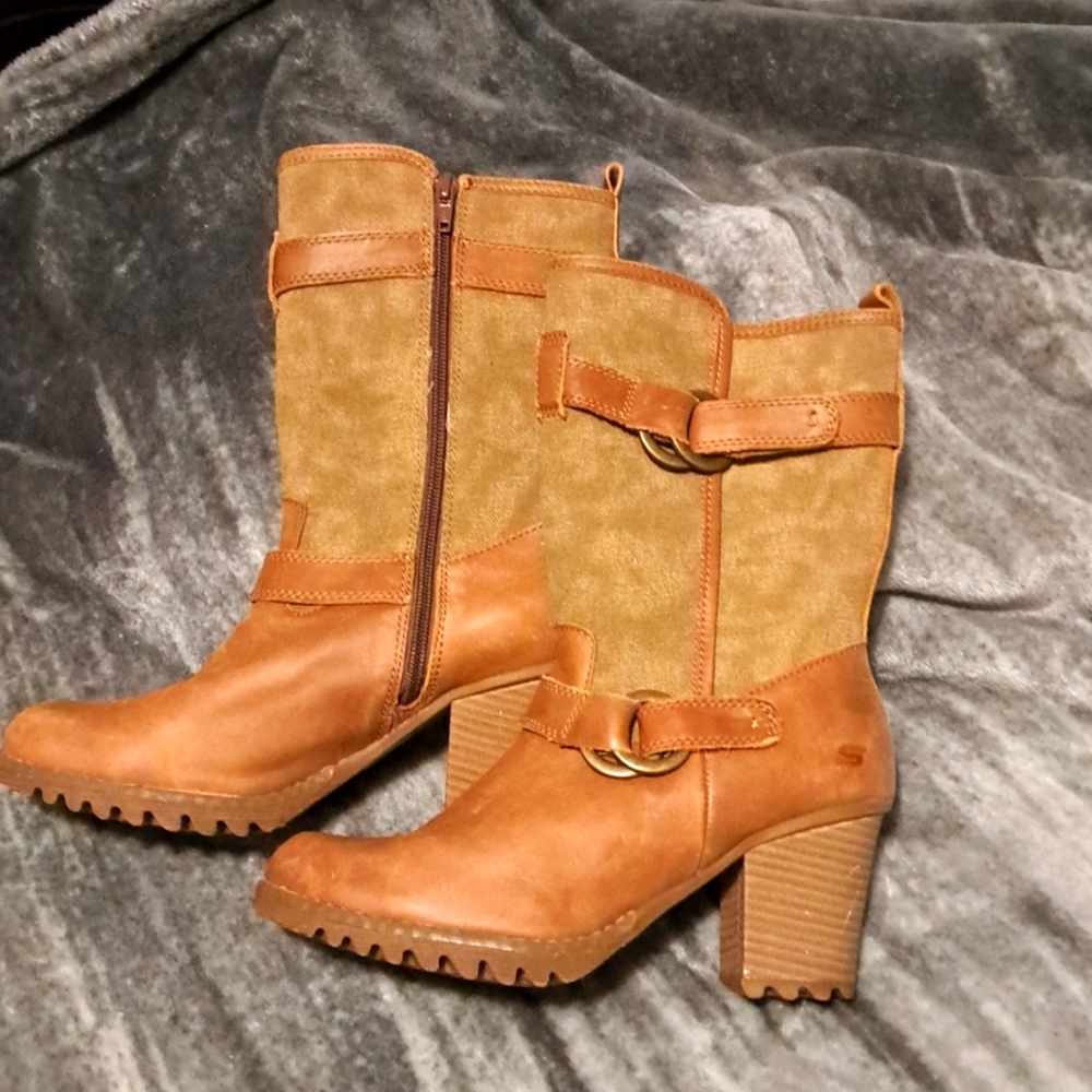 Sketchers Western style causal boot size 8.5